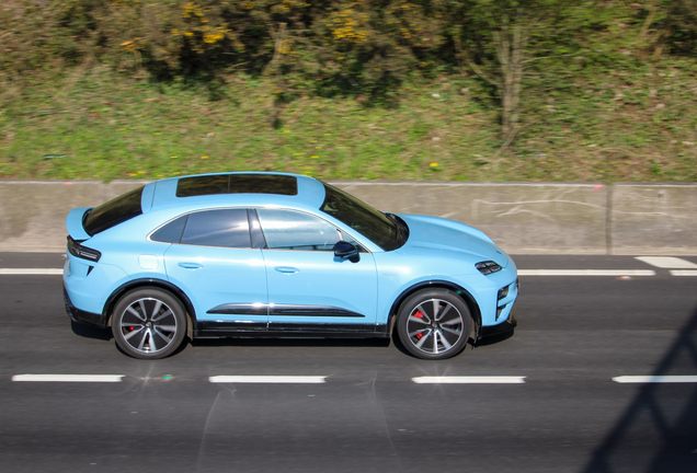 Porsche Macan EV Turbo