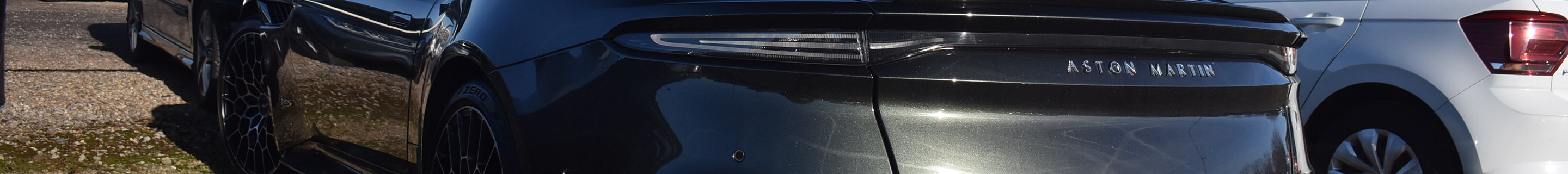 Aston Martin DBS 770 Ultimate Volante