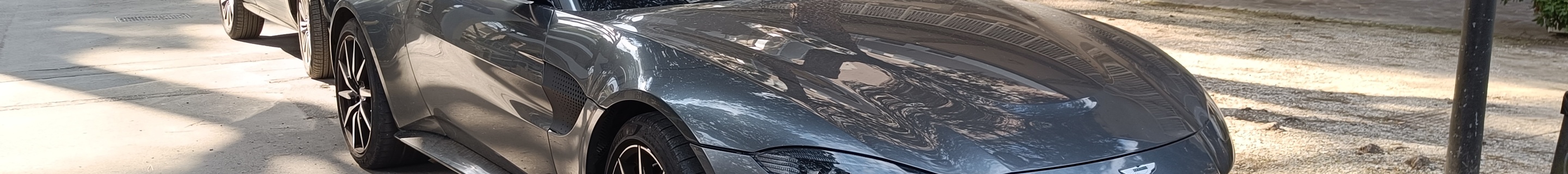 Aston Martin V8 Vantage 2018