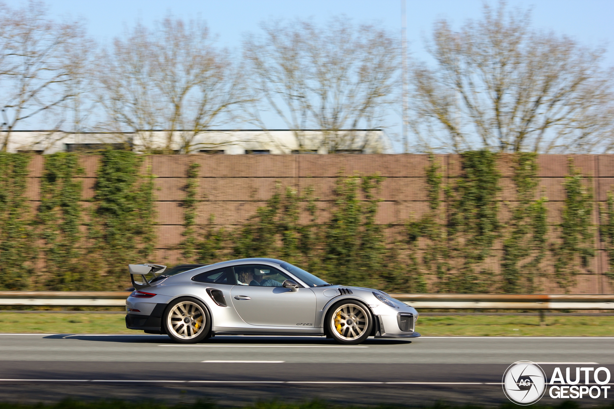 Porsche 991 GT2 RS Weissach Package