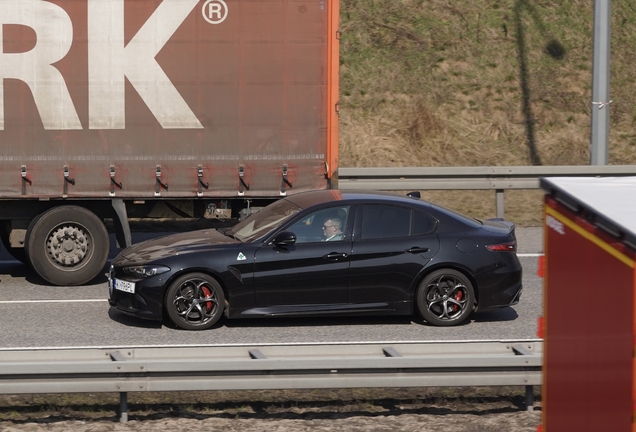 Alfa Romeo Giulia Quadrifoglio 2023