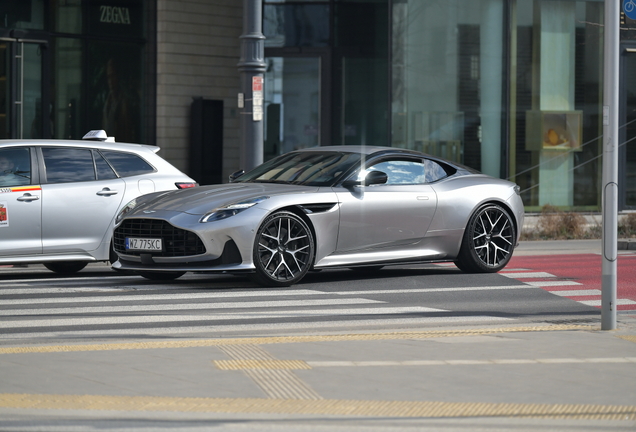 Aston Martin DB12