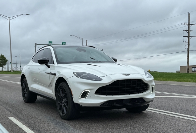 Aston Martin DBX