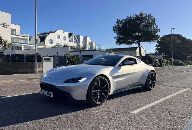 Aston Martin V8 Vantage 2018