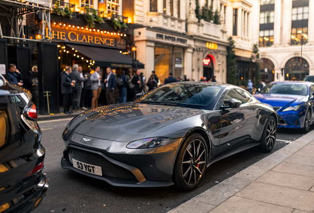 Aston Martin V8 Vantage 2018