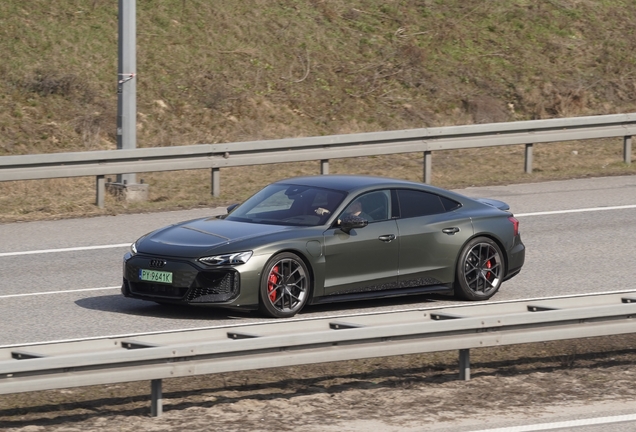 Audi RS E-Tron GT 2025