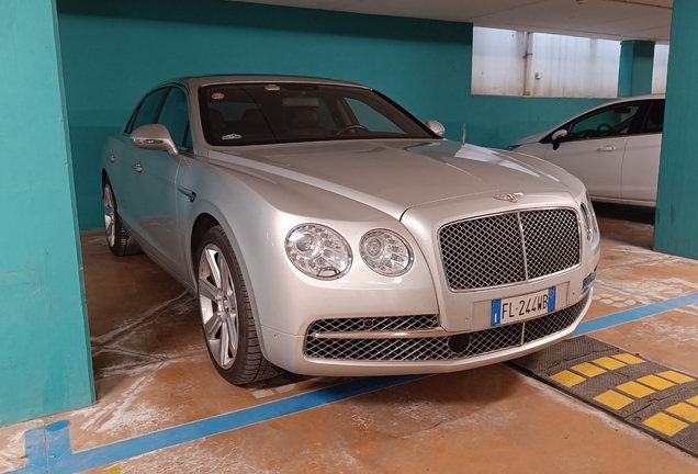Bentley Flying Spur V8