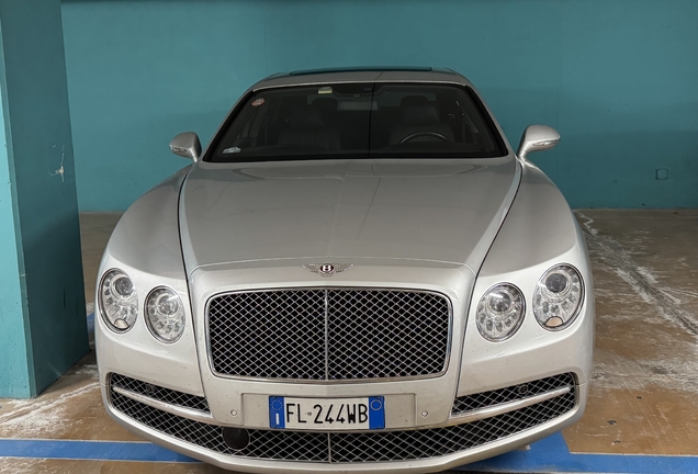 Bentley Flying Spur V8