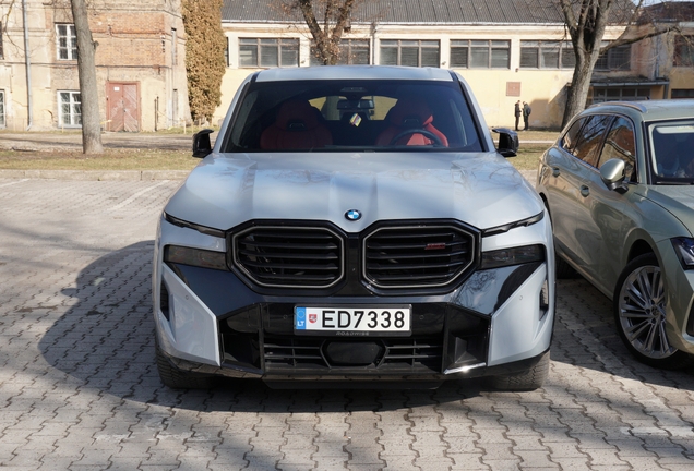 BMW XM G09 Label Red