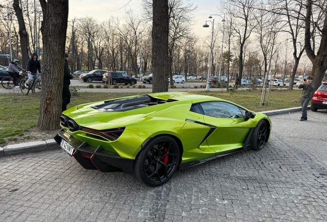 Lamborghini Revuelto