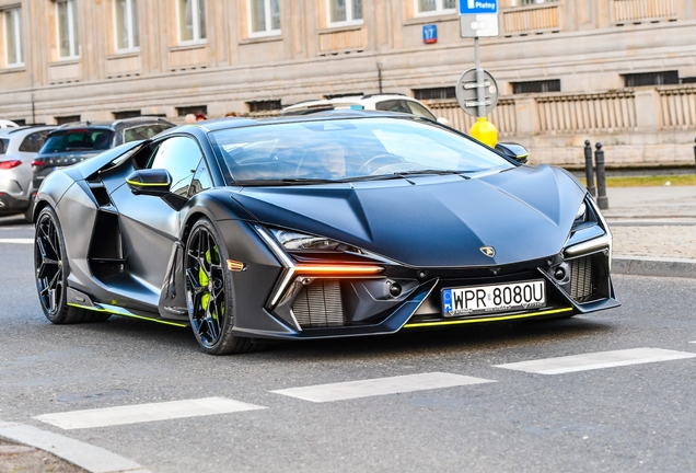 Lamborghini Revuelto