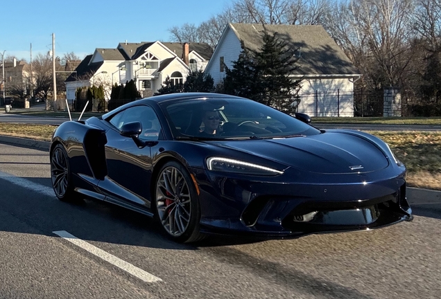 McLaren GT