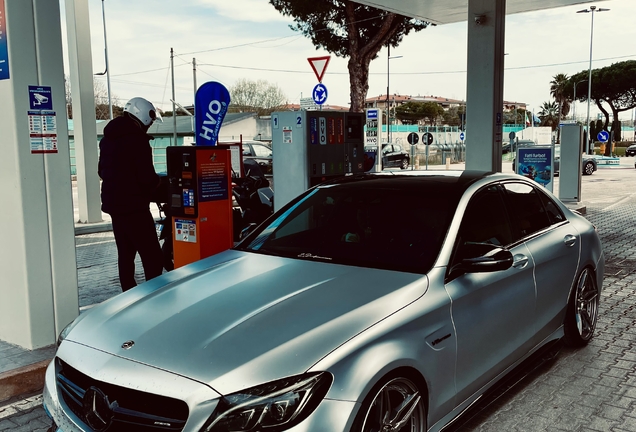 Mercedes-AMG C 63 S W205