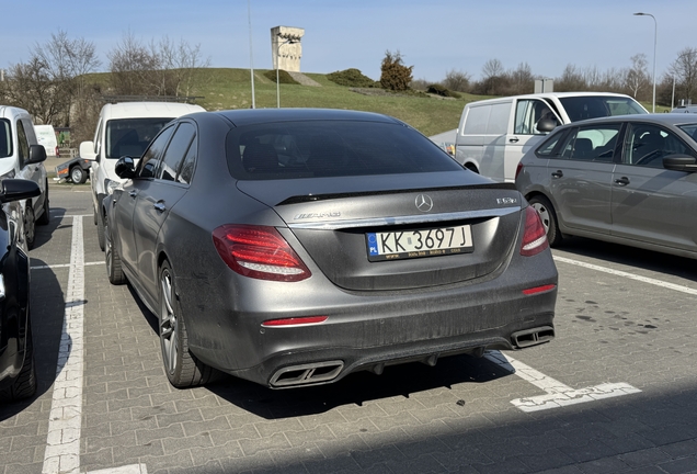 Mercedes-AMG E 63 S W213