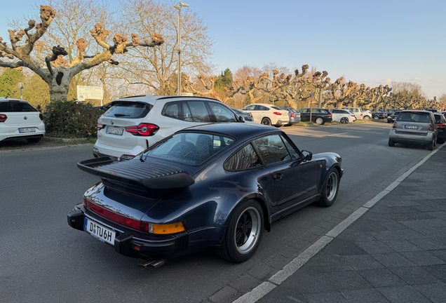 Porsche 930 Turbo