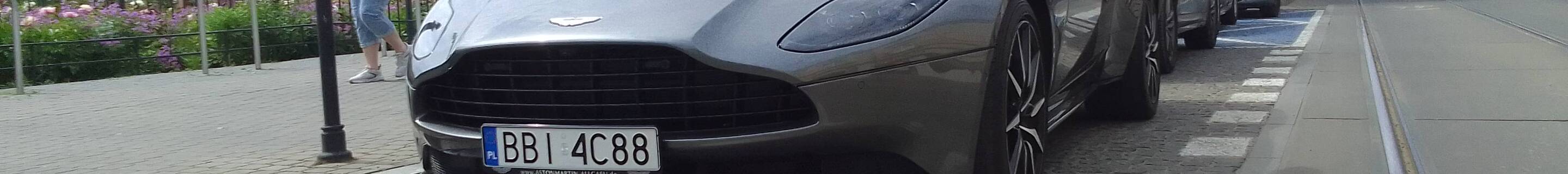 Aston Martin DB11 V8