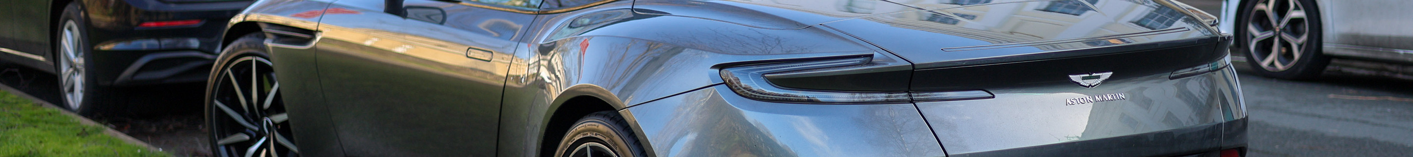 Aston Martin DB11 V8 Volante