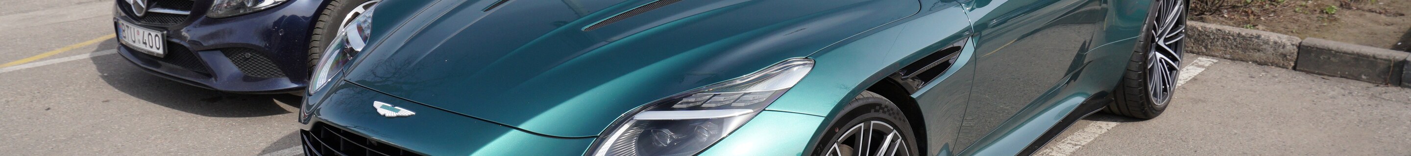 Aston Martin DB12
