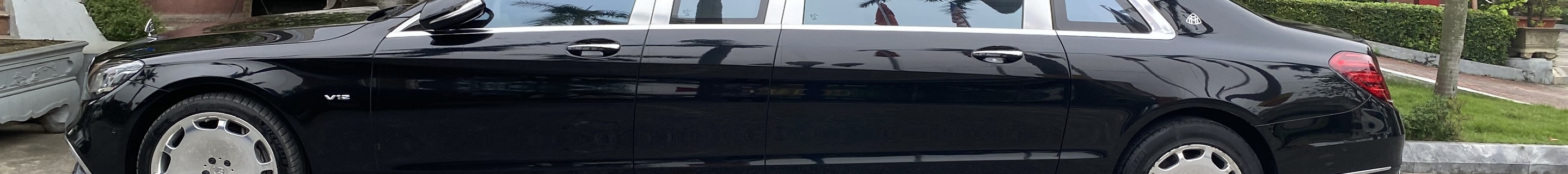 Mercedes-Maybach S 650 Pullman VV222