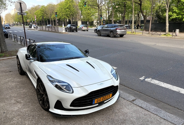 Aston Martin DB12