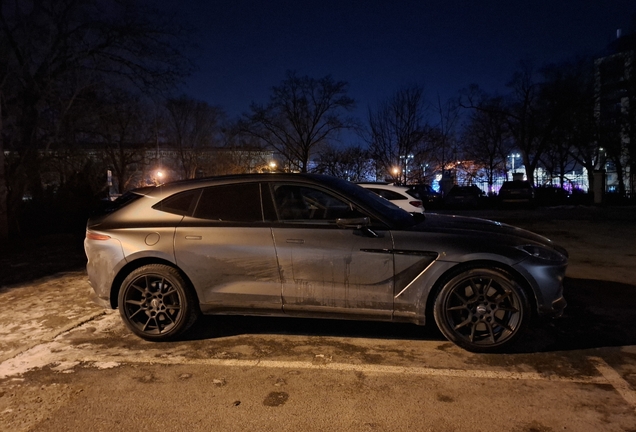 Aston Martin DBX