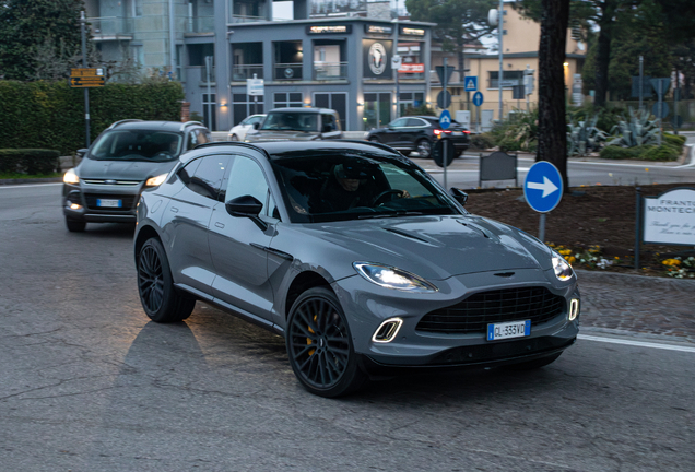 Aston Martin DBX
