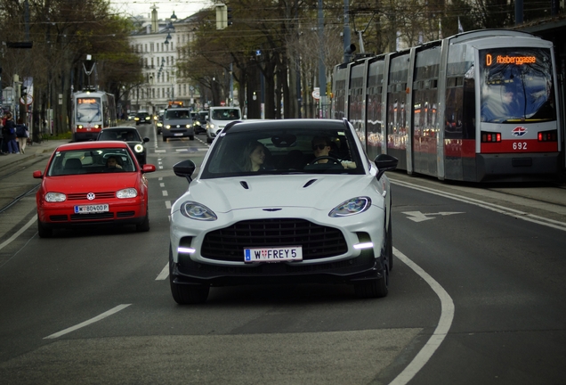 Aston Martin DBX707