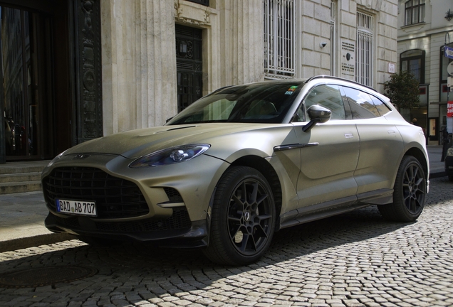 Aston Martin DBX707