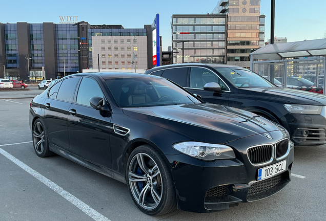 BMW M5 F10 2011