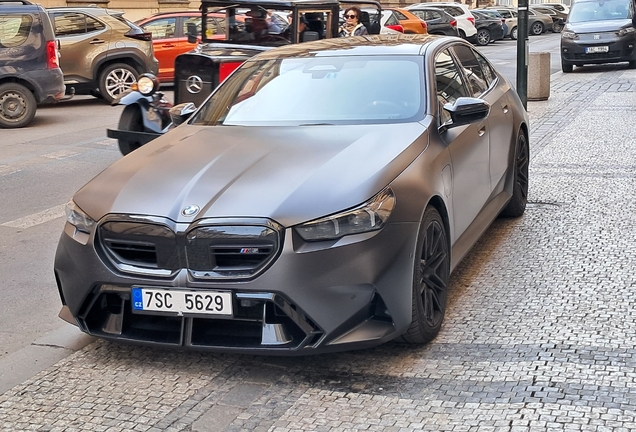 BMW M5 G90
