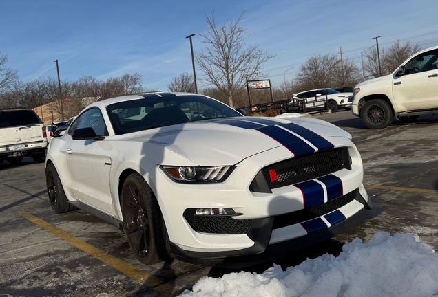Ford Mustang Shelby GT350R 2015