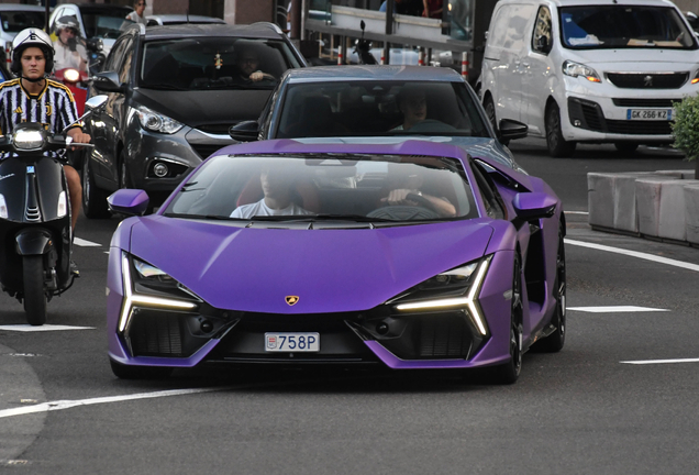 Lamborghini Revuelto