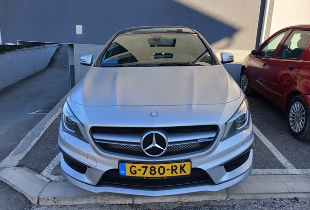 Mercedes-Benz CLA 45 AMG Shooting Brake