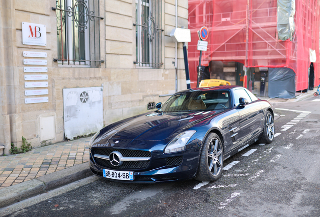 Mercedes-Benz SLS AMG
