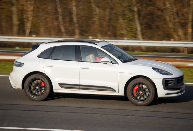 Porsche 95B Macan GTS MkIII