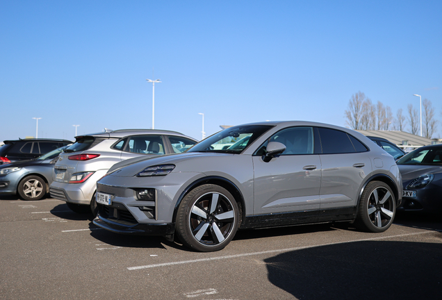 Porsche Macan EV Turbo