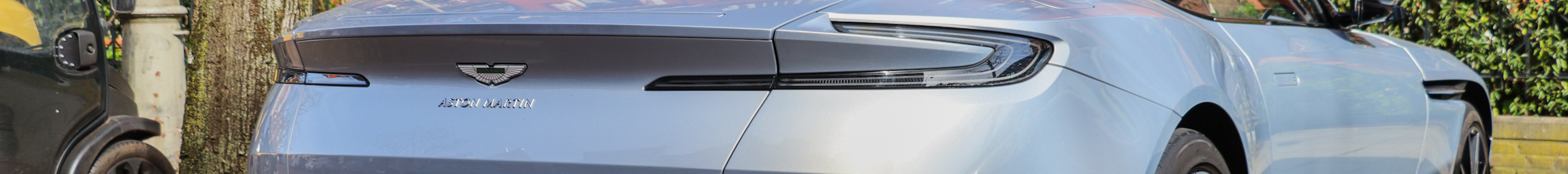 Aston Martin DB11 V8 Volante