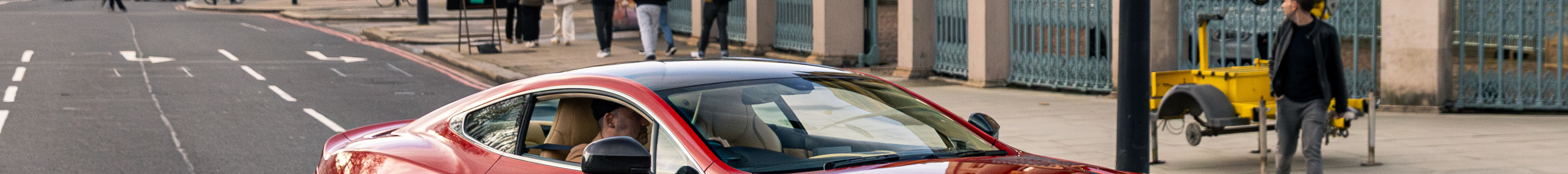 Aston Martin Vanquish 2013