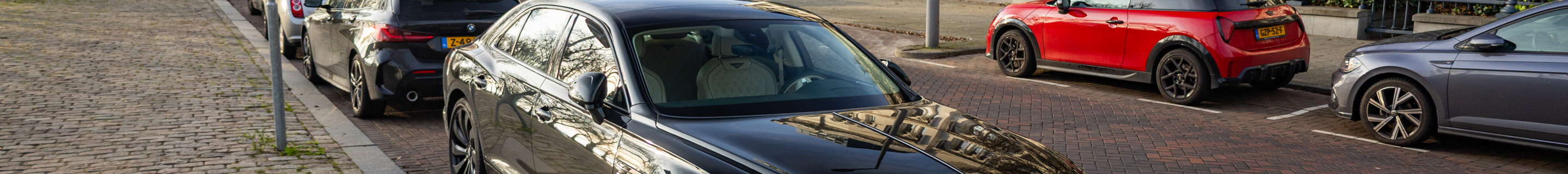 Bentley Flying Spur Hybrid Azure