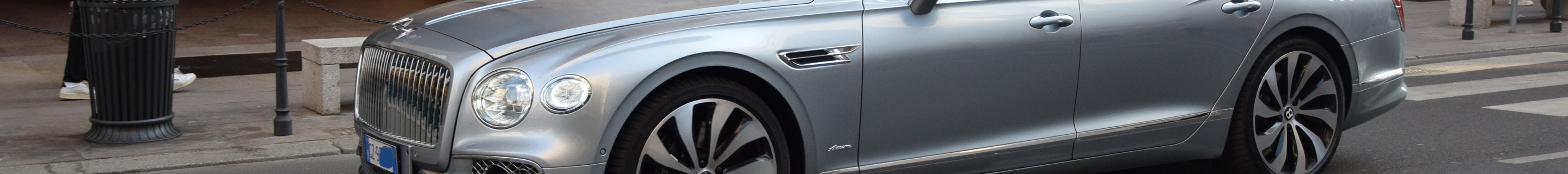 Bentley Flying Spur V8 Azure