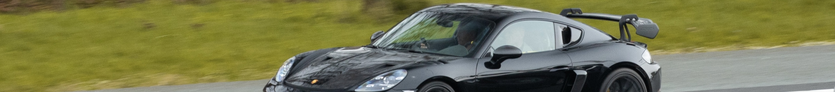 Porsche 718 Cayman GT4 RS Weissach Package