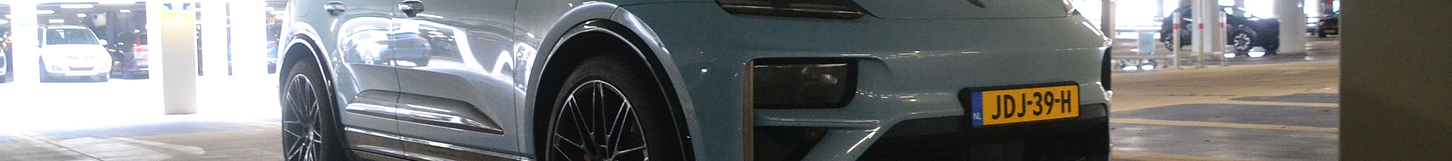 Porsche Macan EV Turbo