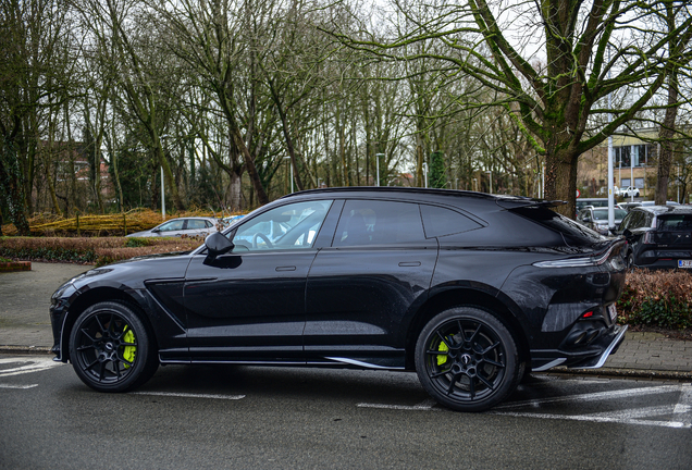Aston Martin DBX707