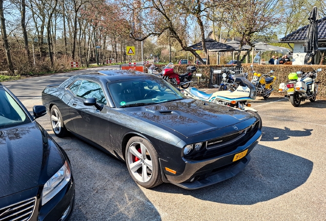 Dodge Challenger SRT-8