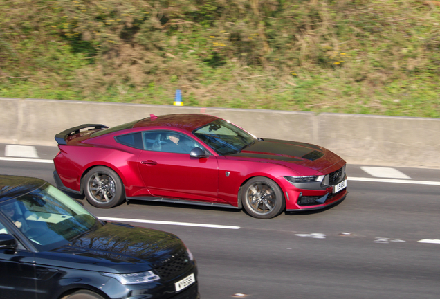 Ford Mustang Dark Horse 2024