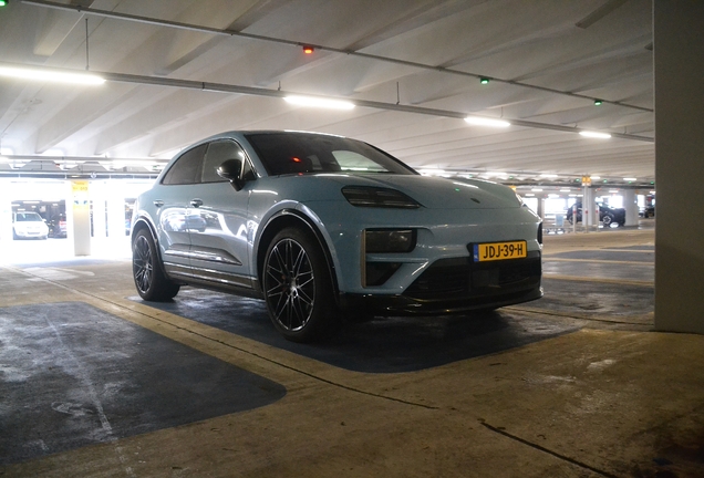 Porsche Macan EV Turbo