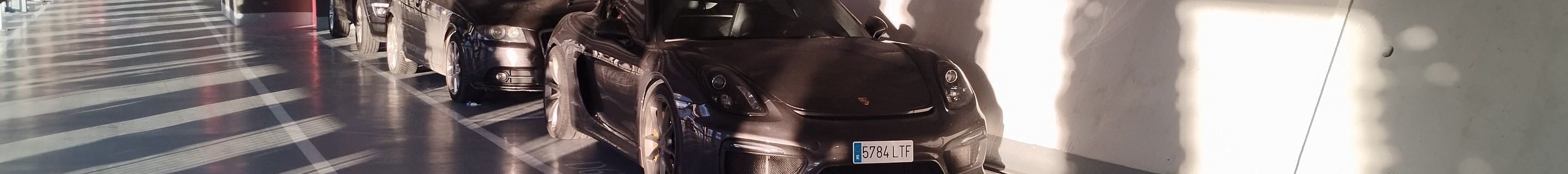 Porsche 718 Cayman GT4