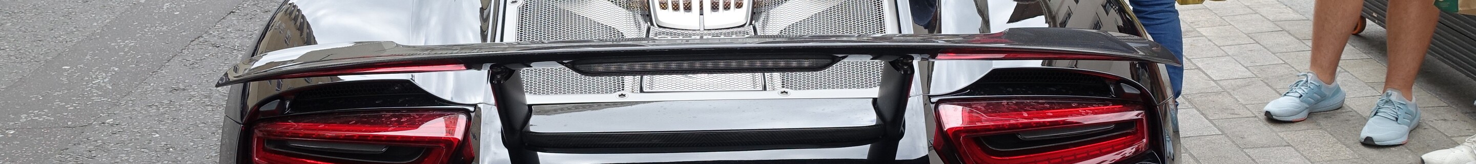 Porsche 918 Spyder Weissach Package