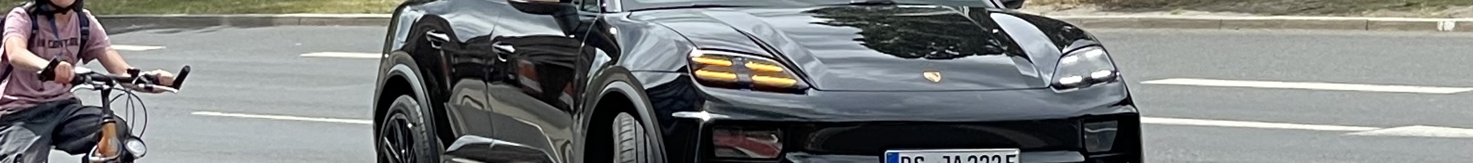 Porsche Macan EV Turbo