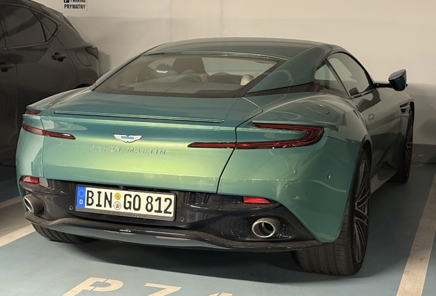 Aston Martin DB12